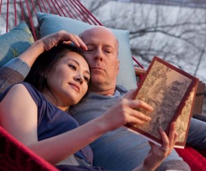 Bruce Willis and Summer Qing in LOOPER (2012) Summer Xu Qing speaks to Brave New Hollywood about her career and Bruce Willis.