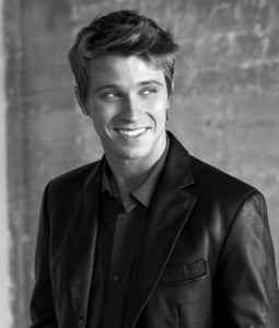 Garrett Hedlund heads for "Mojave"